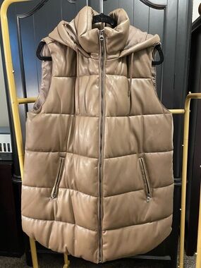 Sleeveless Puffer Vest with Hood - Taupe